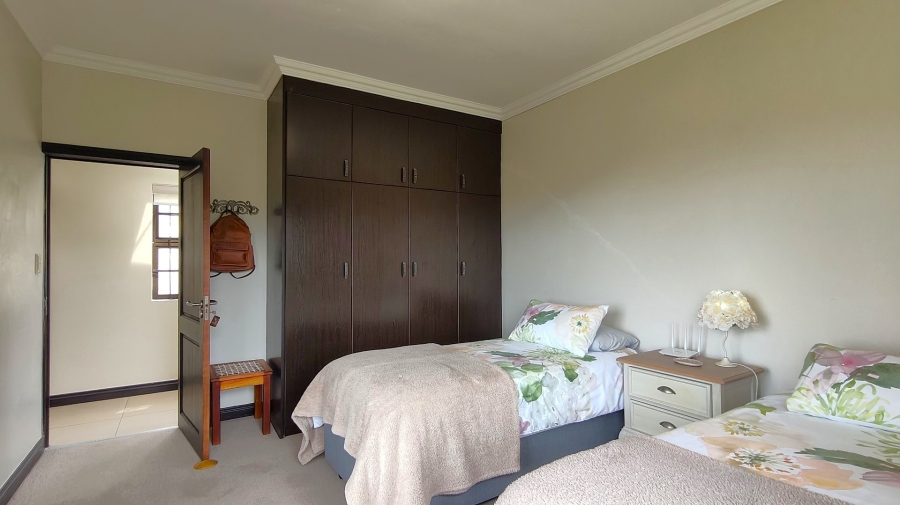 5 Bedroom Property for Sale in Num Num Cape Estate Western Cape